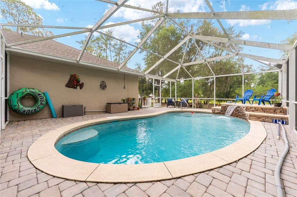 Active With Contract: $550,000 (3 beds, 2 baths, 2634 Square Feet)