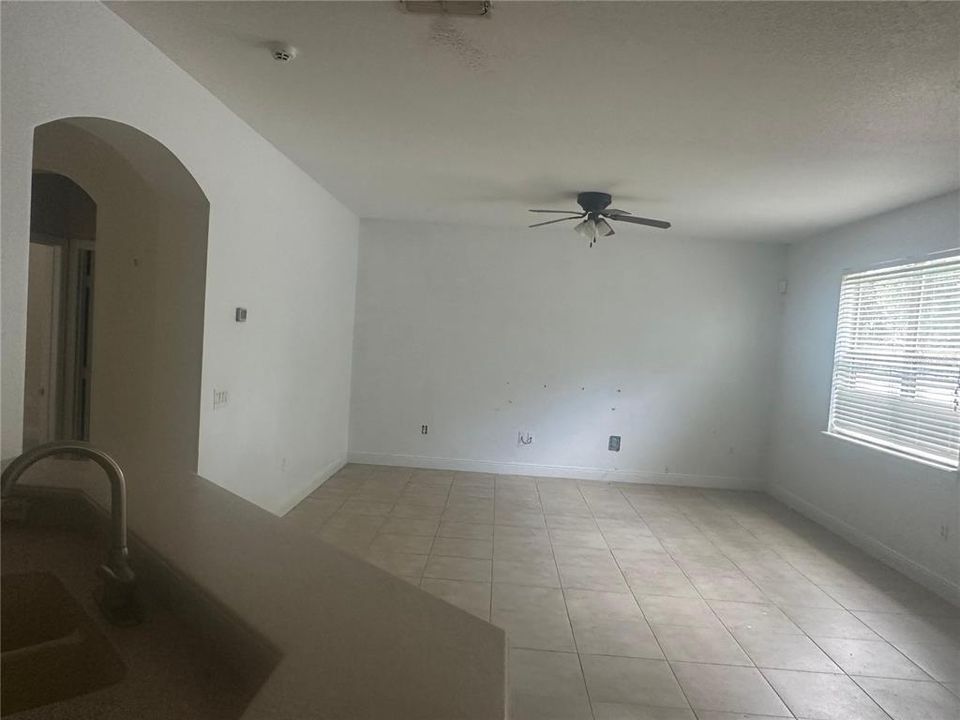 En Venta: $394,900 (5 camas, 3 baños, 3112 Pies cuadrados)