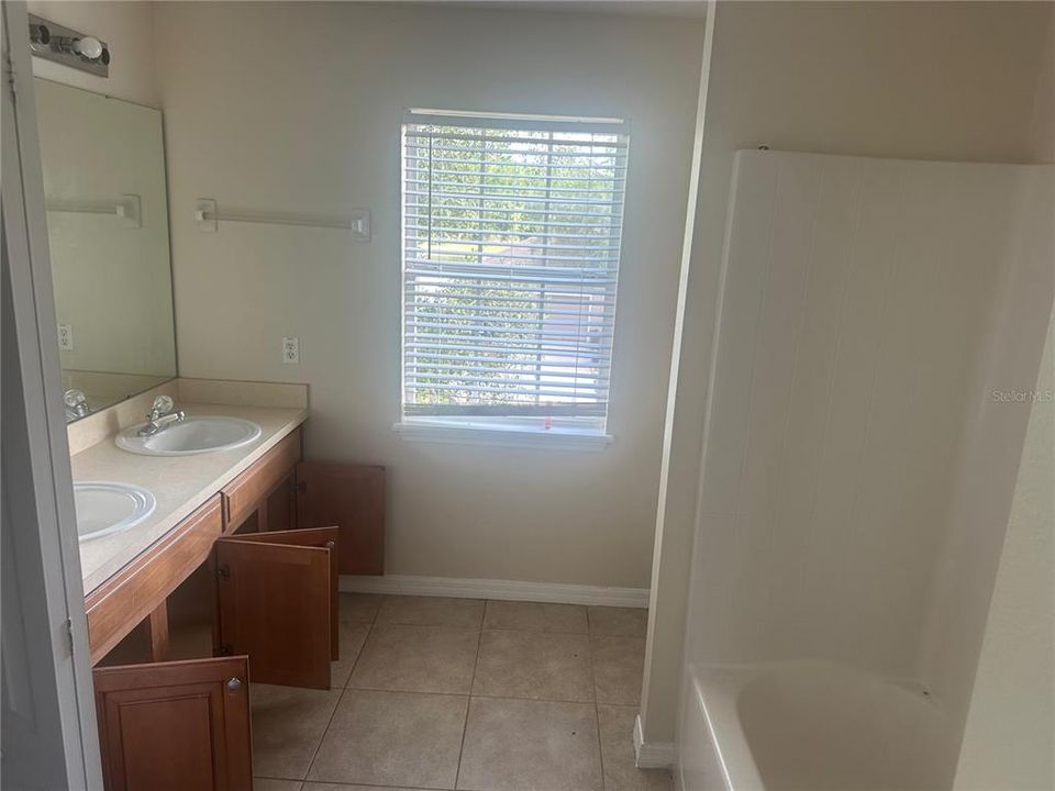 En Venta: $394,900 (5 camas, 3 baños, 3112 Pies cuadrados)