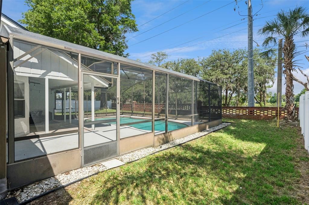Activo con contrato: $500,000 (4 camas, 2 baños, 2090 Pies cuadrados)