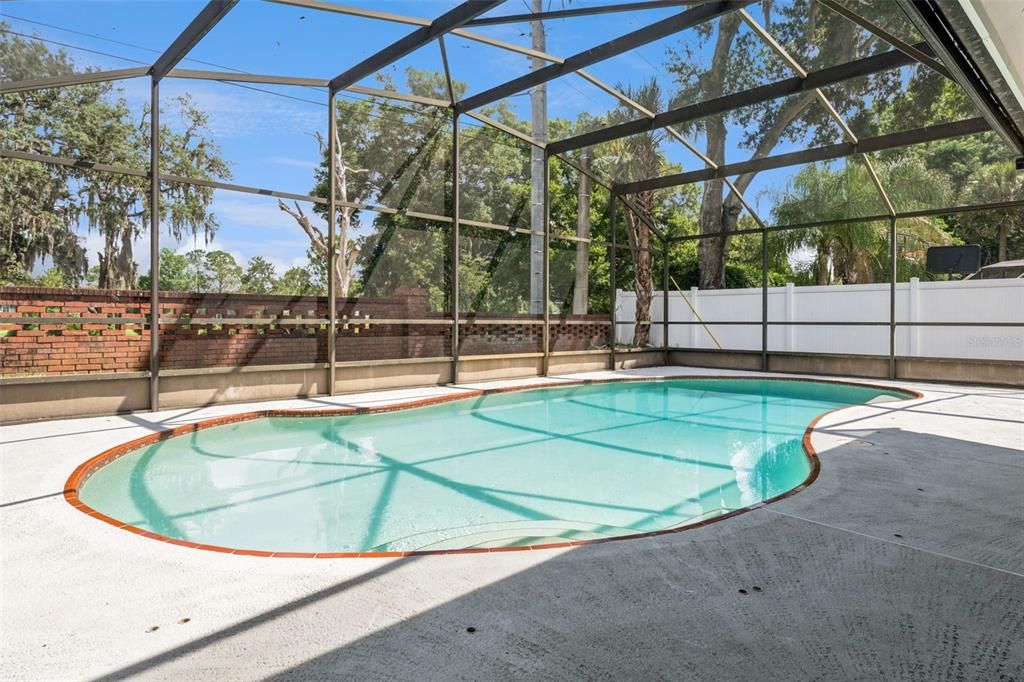 Activo con contrato: $500,000 (4 camas, 2 baños, 2090 Pies cuadrados)