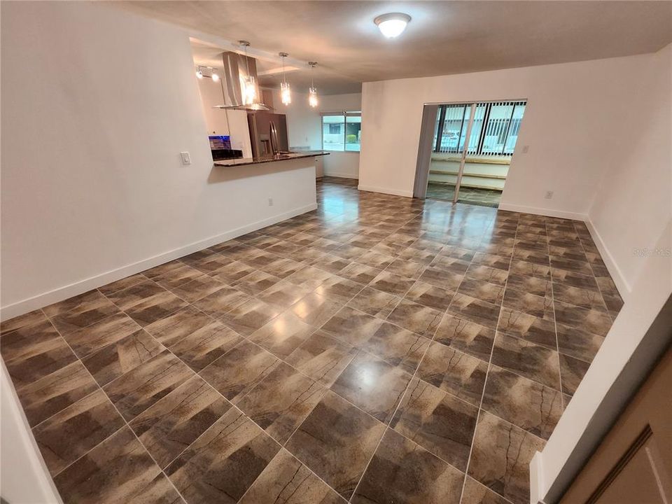 For Sale: $237,000 (2 beds, 2 baths, 1110 Square Feet)