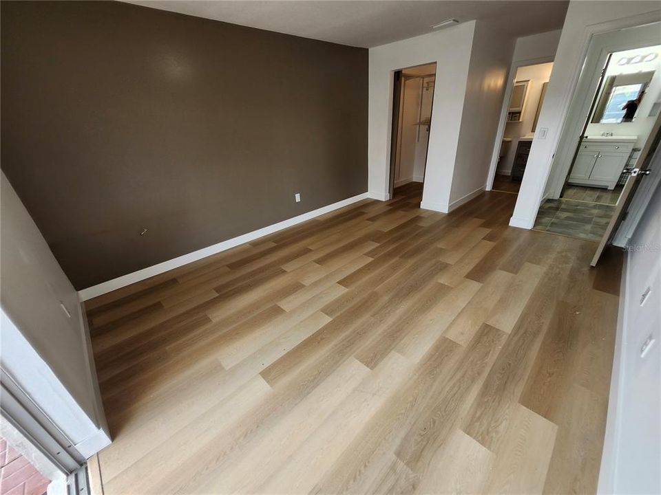 For Sale: $237,000 (2 beds, 2 baths, 1110 Square Feet)