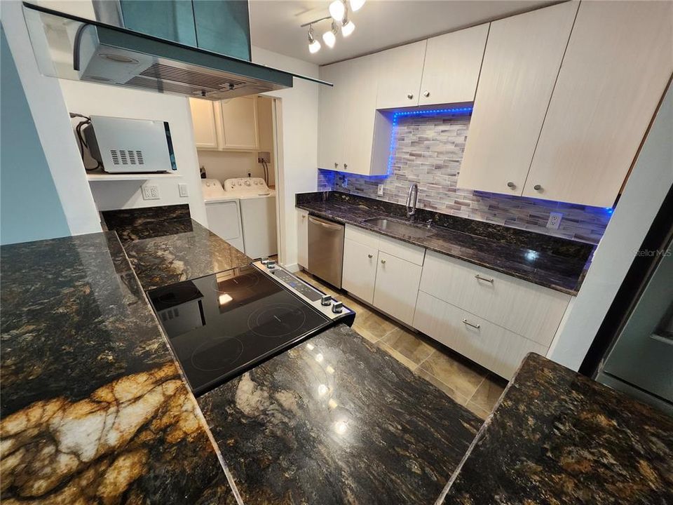 For Sale: $237,000 (2 beds, 2 baths, 1110 Square Feet)