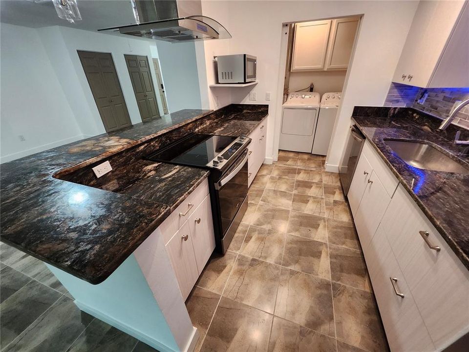 For Sale: $237,000 (2 beds, 2 baths, 1110 Square Feet)