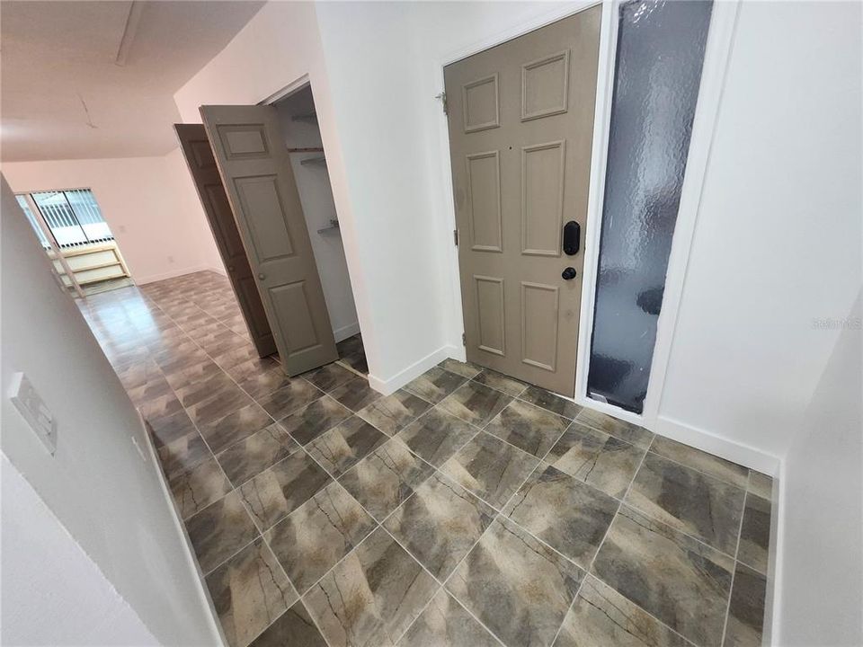 For Sale: $237,000 (2 beds, 2 baths, 1110 Square Feet)