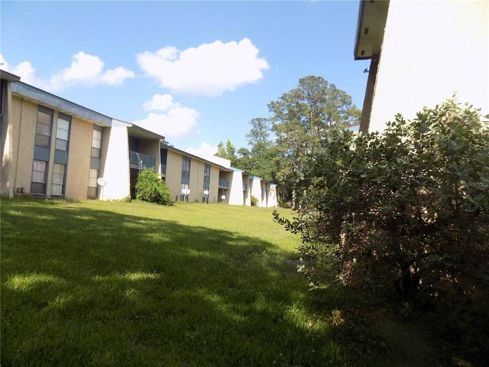 For Rent: $1,000 (1 beds, 1 baths, 876 Square Feet)
