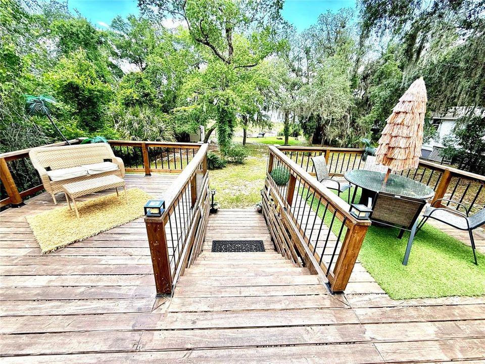 For Sale: $298,000 (3 beds, 2 baths, 1106 Square Feet)