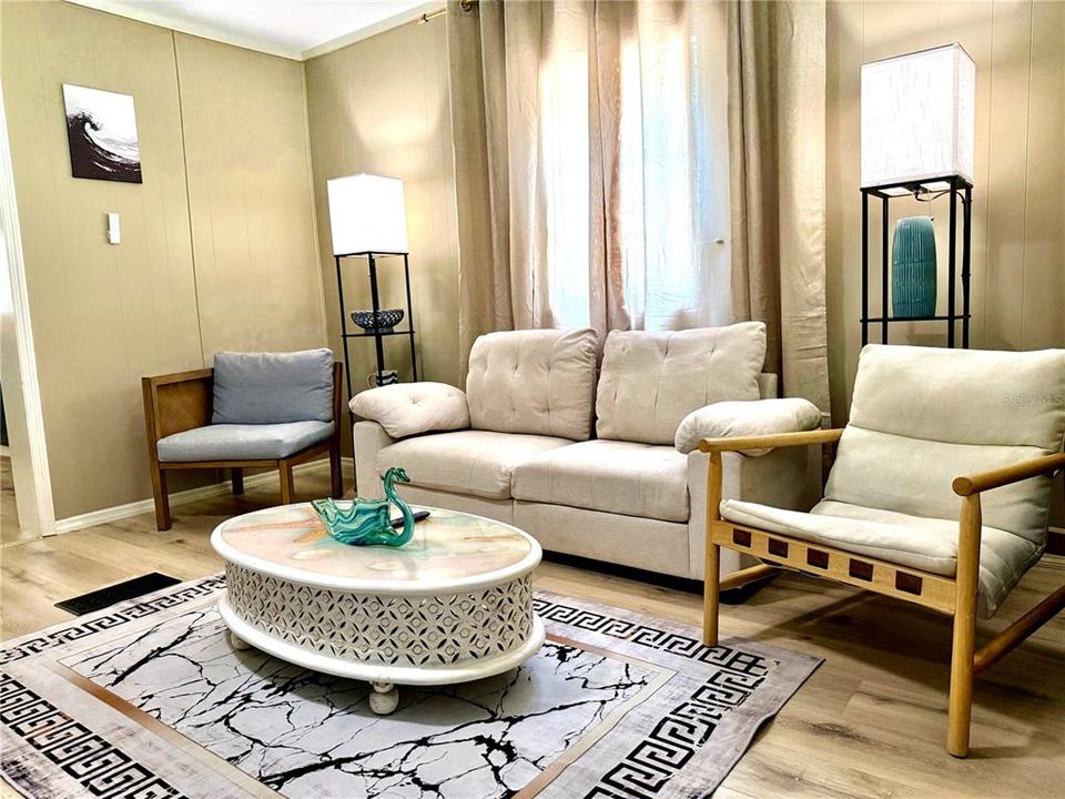 For Sale: $298,000 (3 beds, 2 baths, 1106 Square Feet)