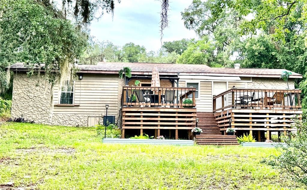 For Sale: $298,000 (3 beds, 2 baths, 1106 Square Feet)