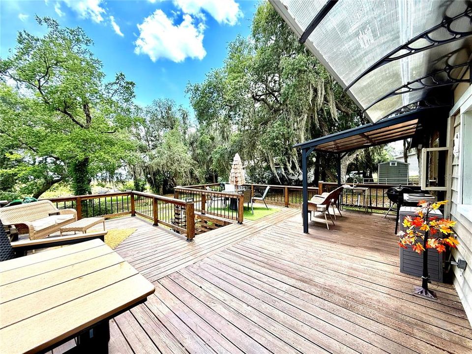 For Sale: $298,000 (3 beds, 2 baths, 1106 Square Feet)