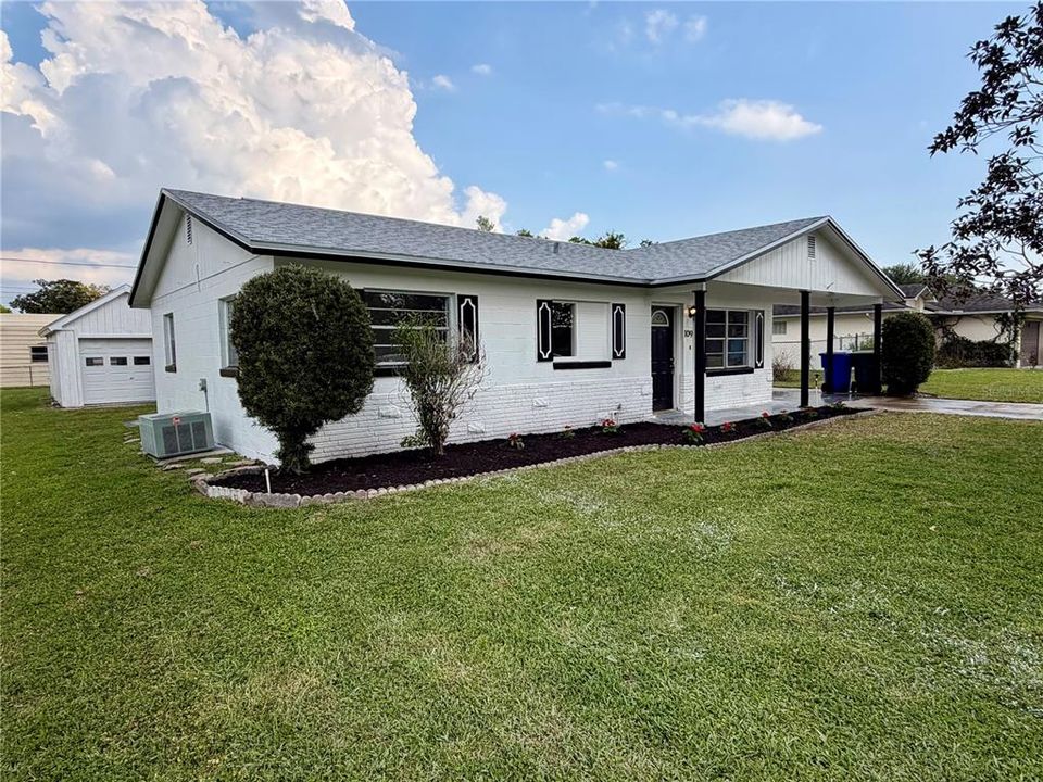 For Rent: $2,500 (3 beds, 2 baths, 1106 Square Feet)