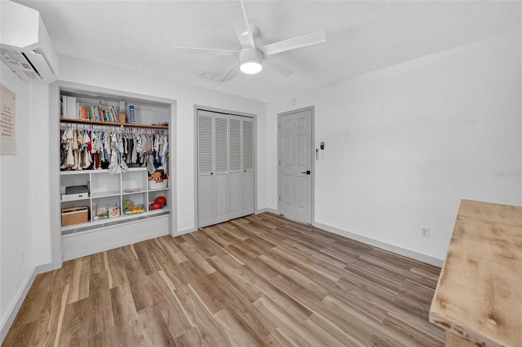 For Sale: $289,000 (3 beds, 2 baths, 1264 Square Feet)