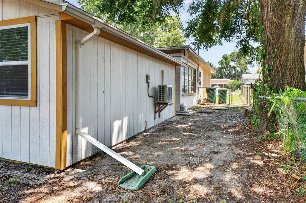 For Sale: $289,000 (3 beds, 2 baths, 1264 Square Feet)