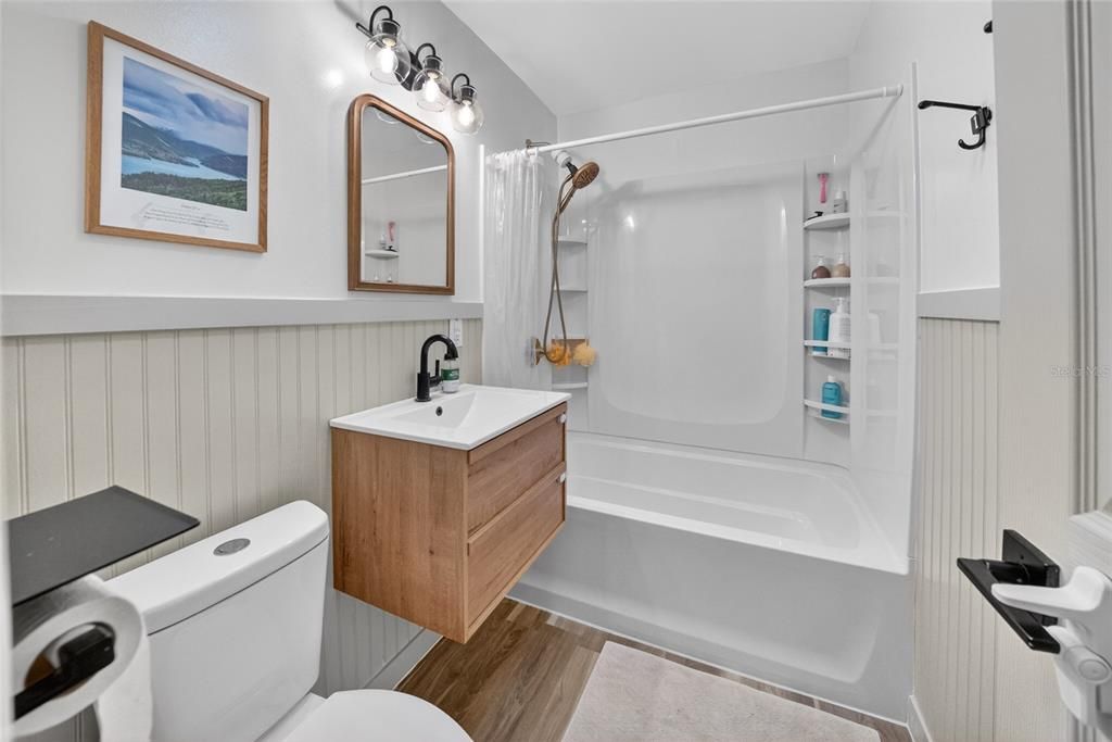 For Sale: $289,000 (3 beds, 2 baths, 1264 Square Feet)