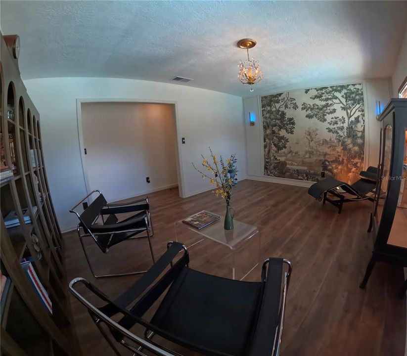 Activo con contrato: $525,000 (4 camas, 2 baños, 1856 Pies cuadrados)