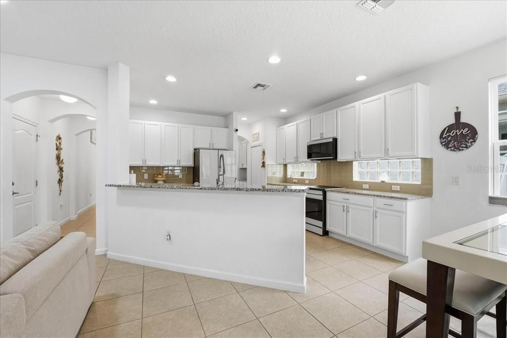 For Sale: $649,900 (5 beds, 3 baths, 2947 Square Feet)