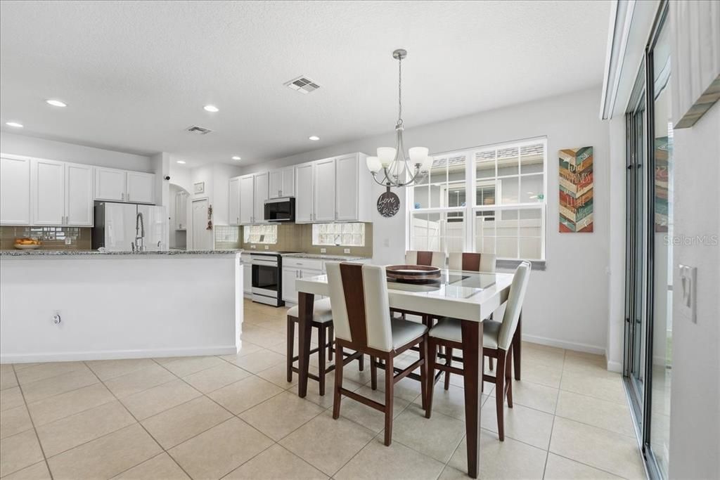 For Sale: $649,900 (5 beds, 3 baths, 2947 Square Feet)