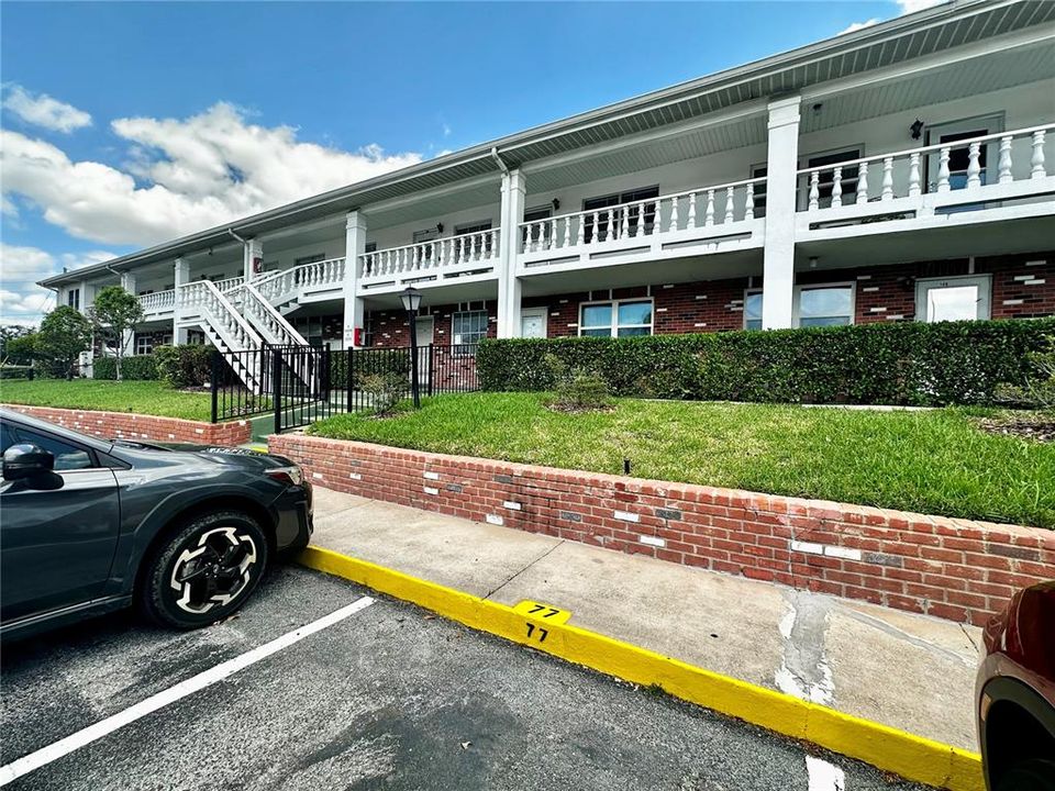 For Sale: $79,900 (1 beds, 1 baths, 736 Square Feet)