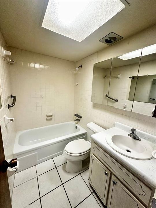 For Sale: $79,900 (1 beds, 1 baths, 736 Square Feet)