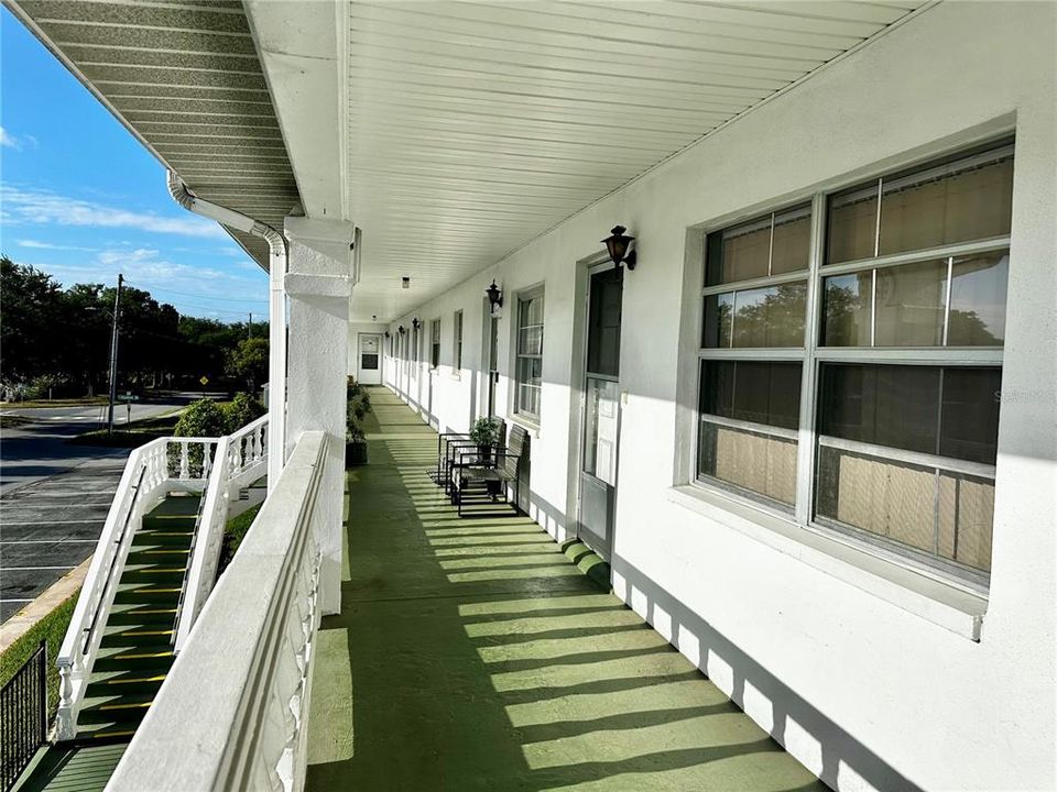 For Sale: $79,900 (1 beds, 1 baths, 736 Square Feet)