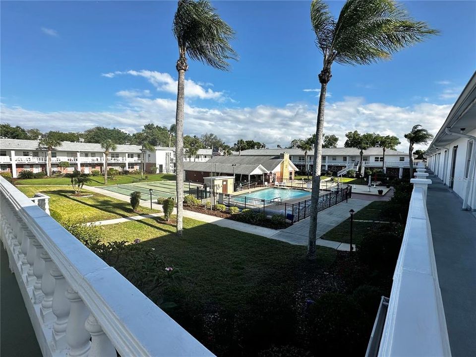 For Sale: $79,900 (1 beds, 1 baths, 736 Square Feet)