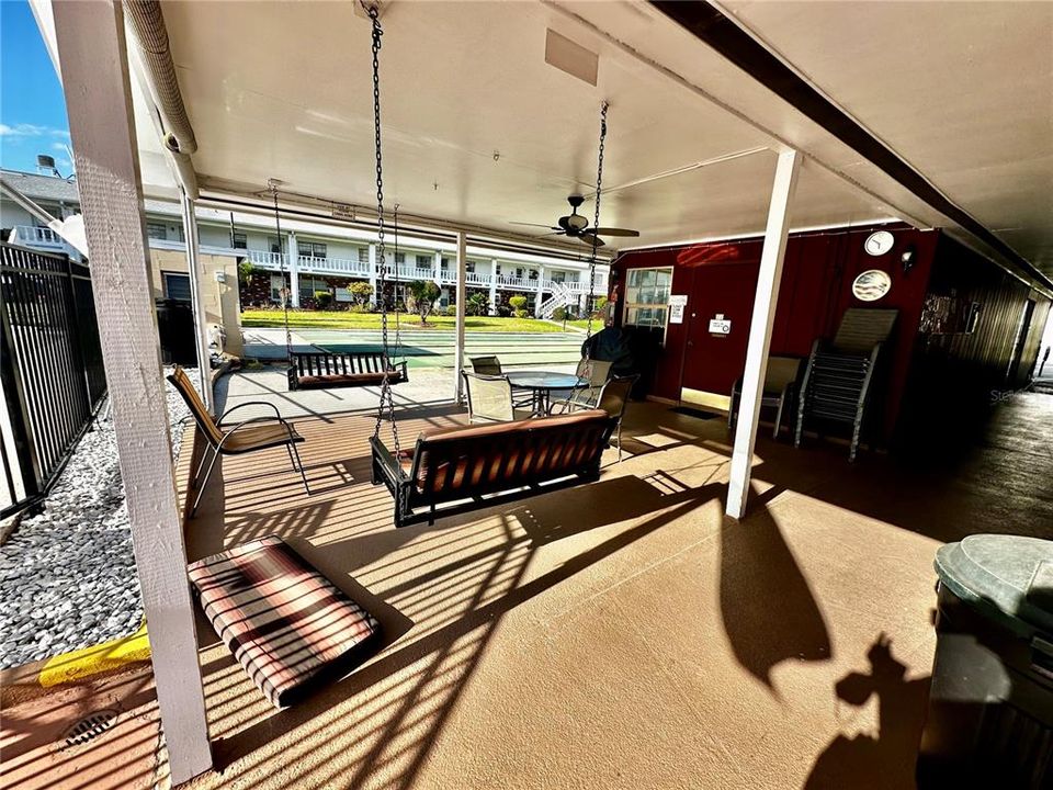 For Sale: $79,900 (1 beds, 1 baths, 736 Square Feet)