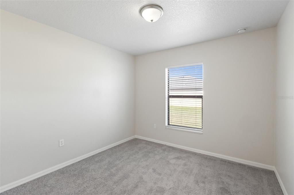 For Sale: $340,000 (5 beds, 3 baths, 1944 Square Feet)