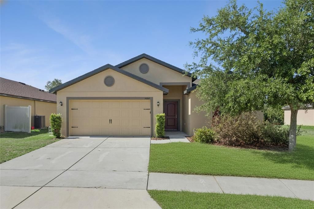 For Sale: $340,000 (5 beds, 3 baths, 1944 Square Feet)