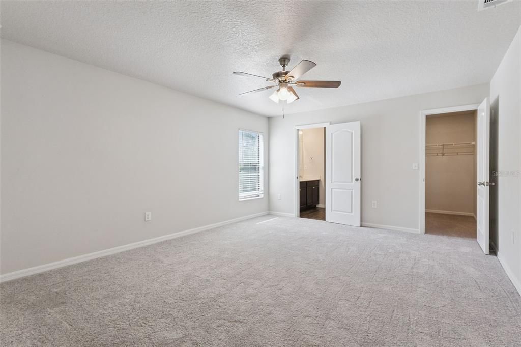 For Sale: $340,000 (5 beds, 3 baths, 1944 Square Feet)