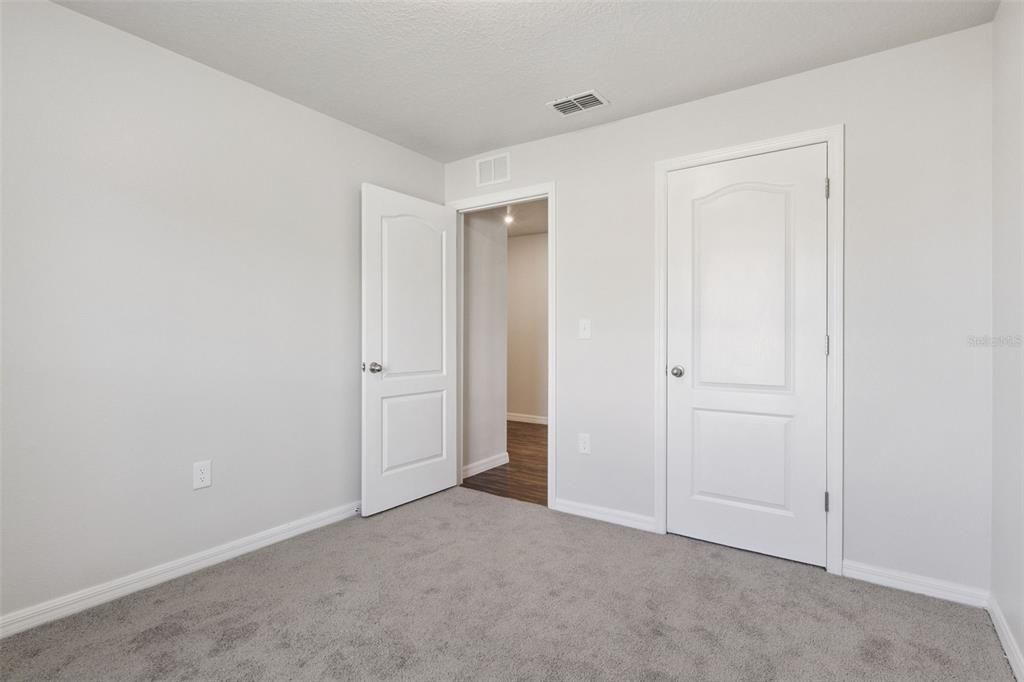 For Sale: $340,000 (5 beds, 3 baths, 1944 Square Feet)