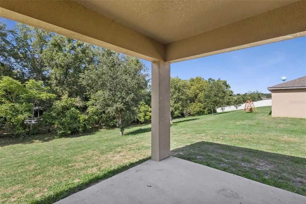 For Sale: $340,000 (5 beds, 3 baths, 1944 Square Feet)