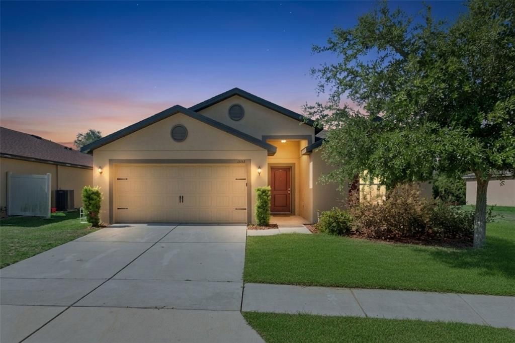 For Sale: $340,000 (5 beds, 3 baths, 1944 Square Feet)