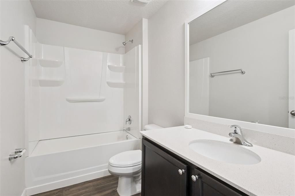 For Sale: $340,000 (5 beds, 3 baths, 1944 Square Feet)