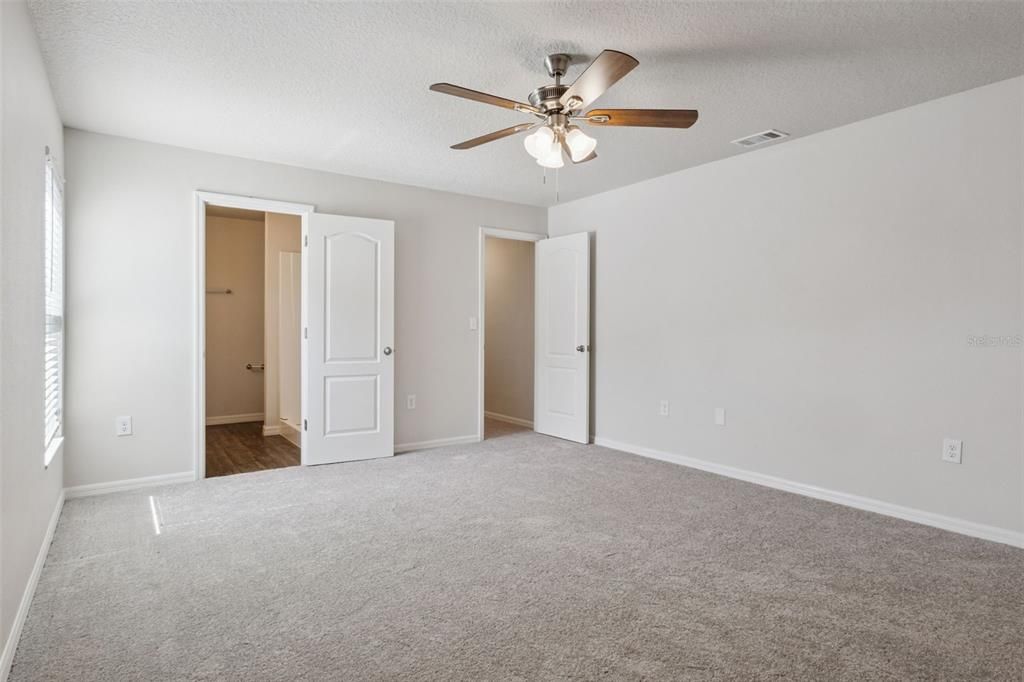 For Sale: $340,000 (5 beds, 3 baths, 1944 Square Feet)