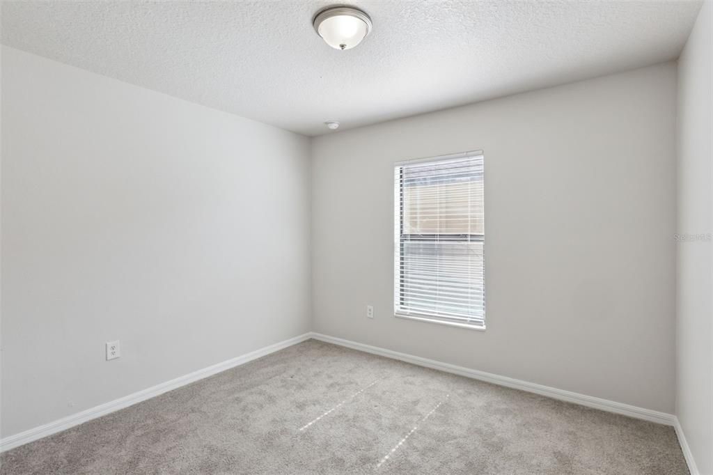 For Sale: $340,000 (5 beds, 3 baths, 1944 Square Feet)