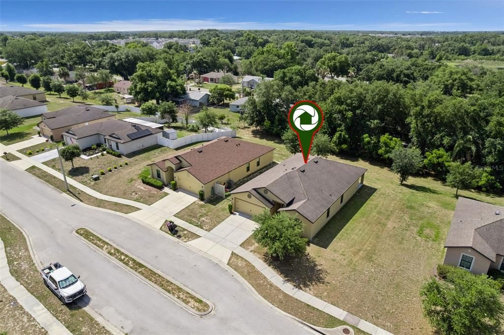 For Sale: $340,000 (5 beds, 3 baths, 1944 Square Feet)