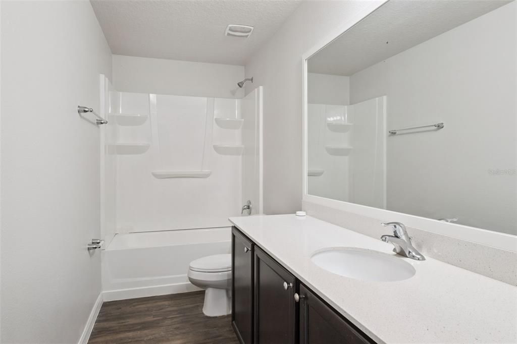 For Sale: $340,000 (5 beds, 3 baths, 1944 Square Feet)