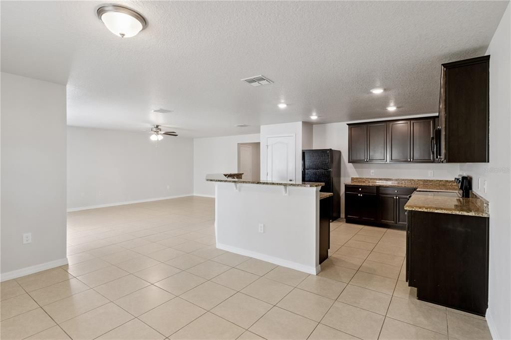 For Sale: $309,900 (3 beds, 2 baths, 1658 Square Feet)