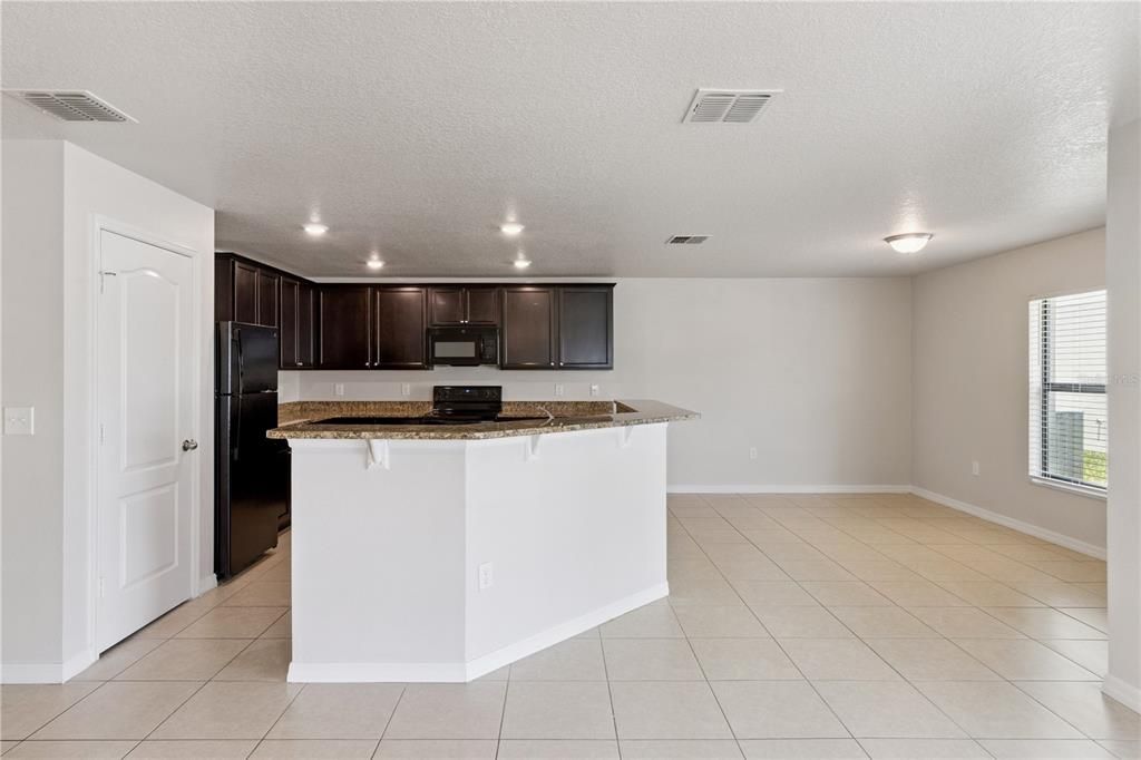 For Sale: $309,900 (3 beds, 2 baths, 1658 Square Feet)