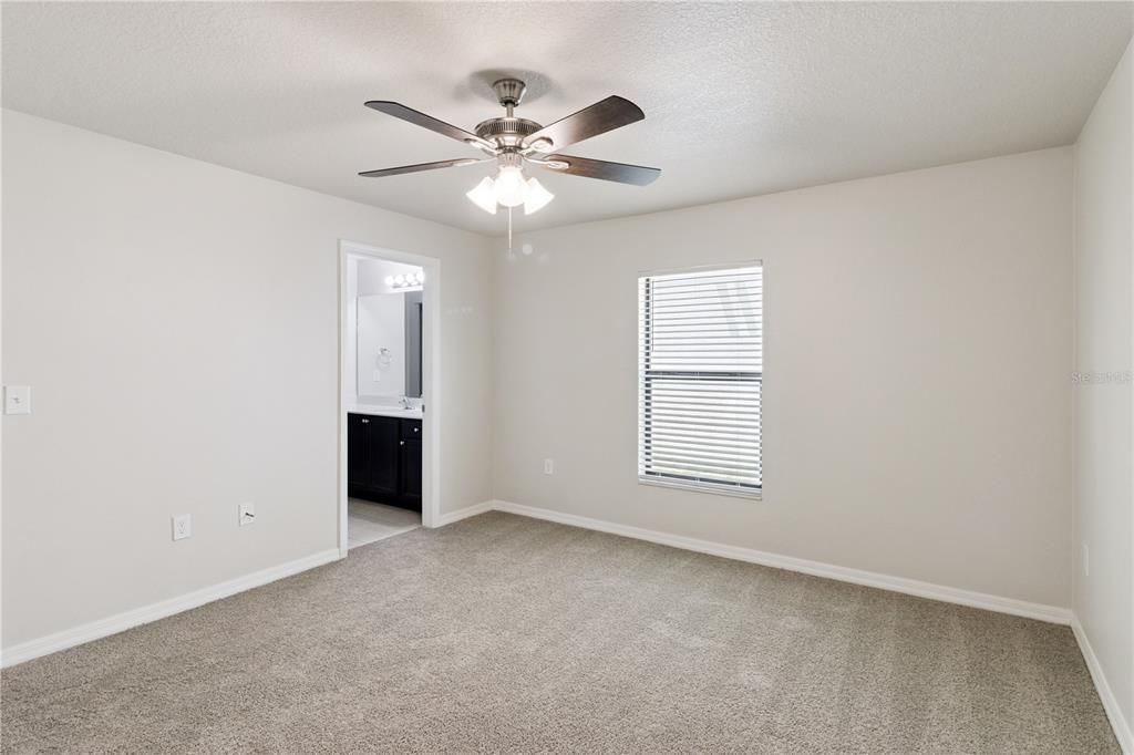 For Sale: $309,900 (3 beds, 2 baths, 1658 Square Feet)
