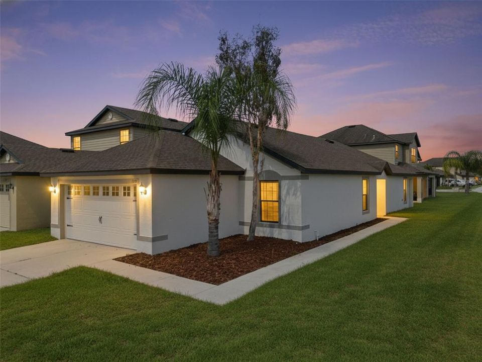For Sale: $309,900 (3 beds, 2 baths, 1658 Square Feet)