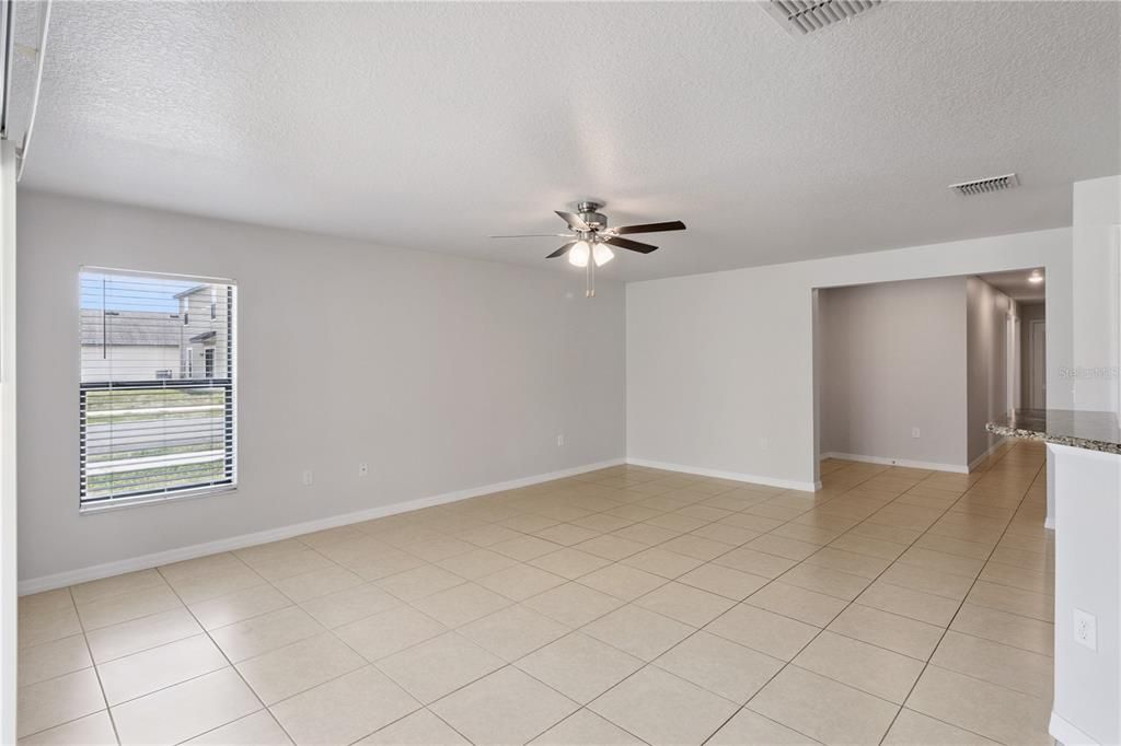 For Sale: $309,900 (3 beds, 2 baths, 1658 Square Feet)