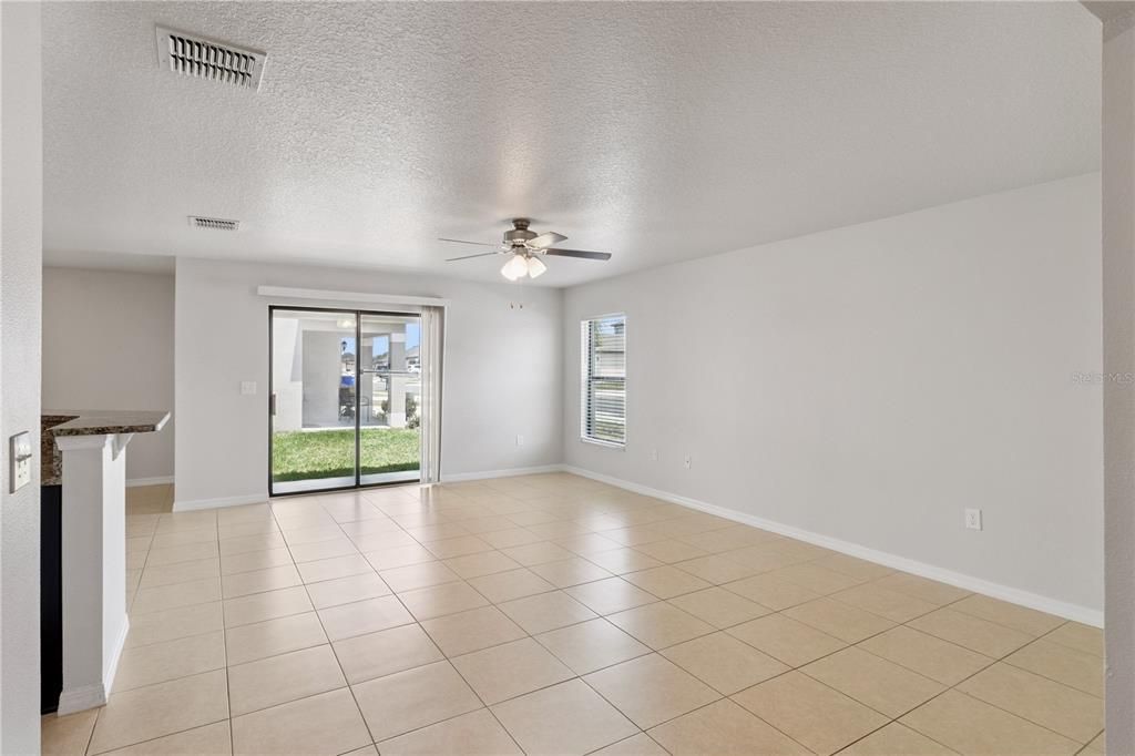 For Sale: $309,900 (3 beds, 2 baths, 1658 Square Feet)