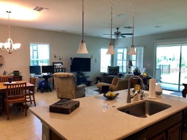 For Rent: $2,800 (4 beds, 3 baths, 2074 Square Feet)