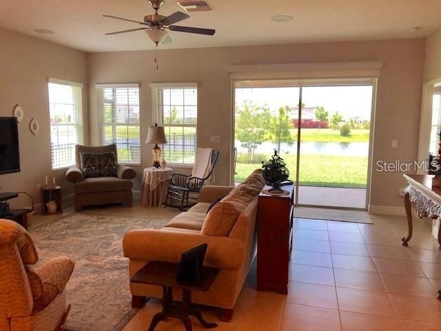 For Rent: $2,800 (4 beds, 3 baths, 2074 Square Feet)
