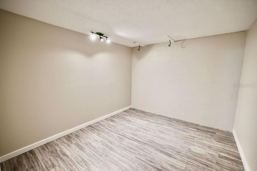 For Sale: $175,000 (2 beds, 2 baths, 1148 Square Feet)