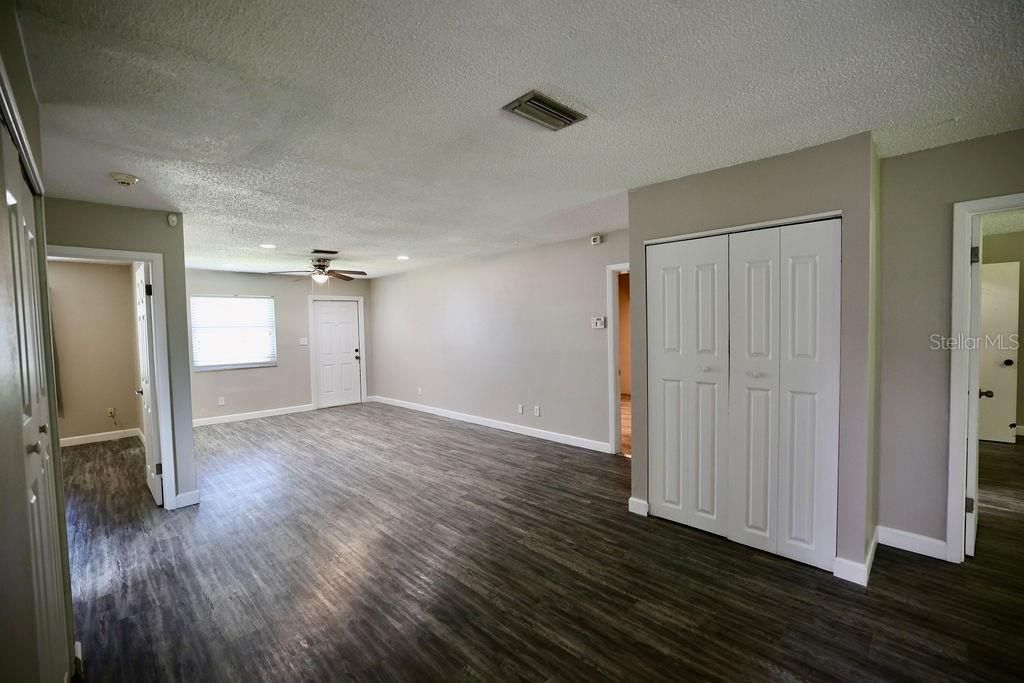 For Sale: $175,000 (2 beds, 2 baths, 1148 Square Feet)