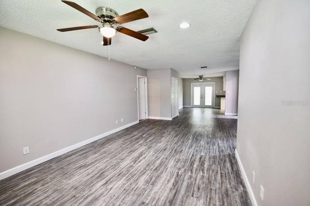 For Sale: $175,000 (2 beds, 2 baths, 1148 Square Feet)