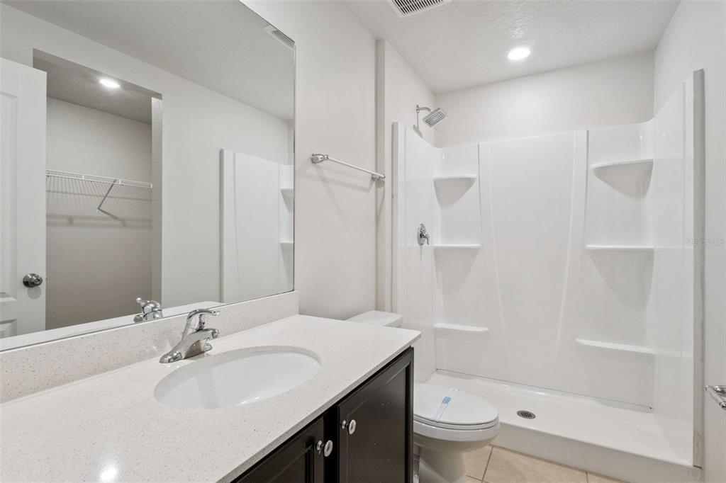 For Sale: $299,900 (3 beds, 2 baths, 1244 Square Feet)